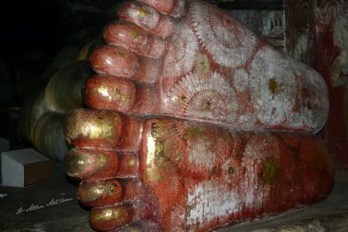 Sole - Soul Dambulla Cave, Sigiriya, Sri Lanka Sole - Soul Dambulla Cave, Sigiriya, Sri Lanka